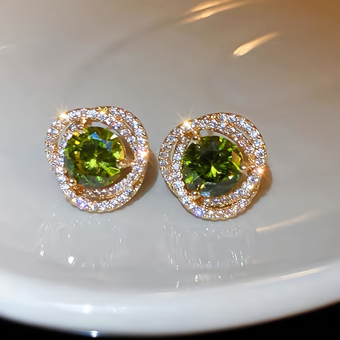 1 Pair Of Light Luxury, Fashionable, Exquisite, Personalized, Green Artificial Glass Inlay Temperament Suitable For Daily Occasions, Holiday Gifts For Women, Earrings