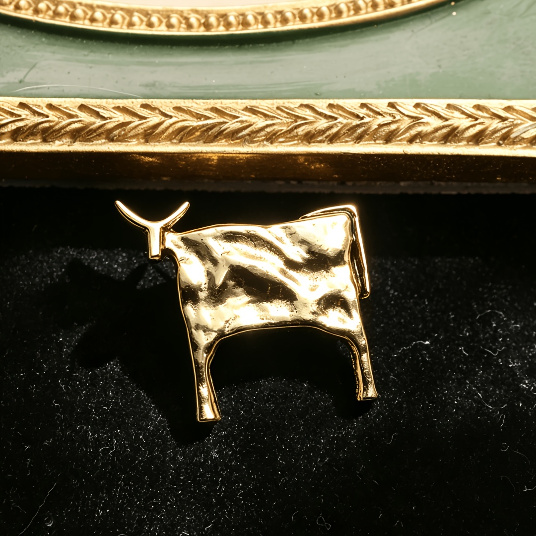 Creative Bull Brooch Popular Breast Men Women Party Corsage Dress Accessory Gift