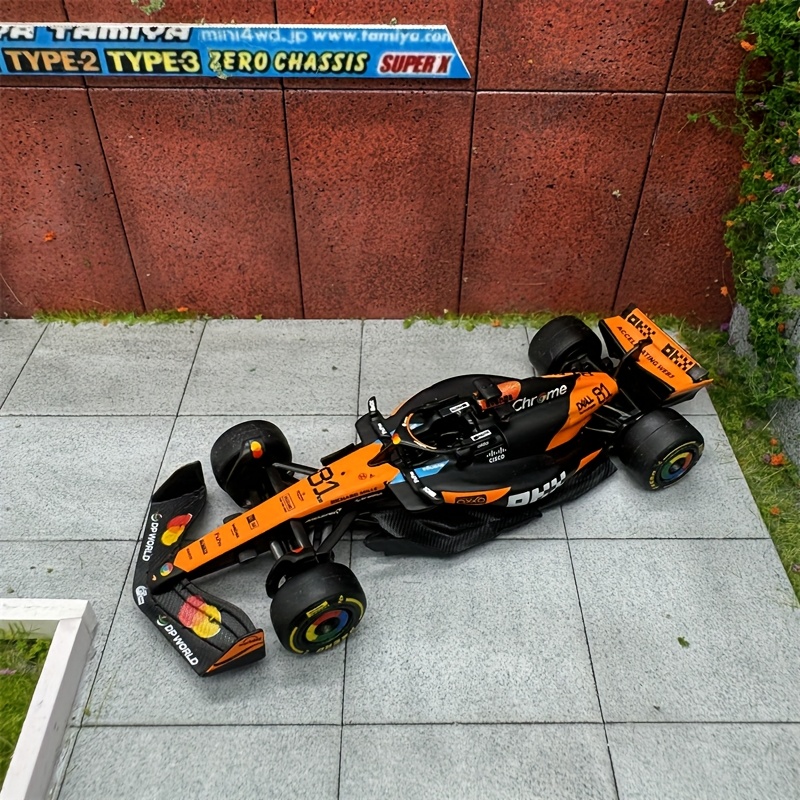 2025 F1 McLaren Team MCL39