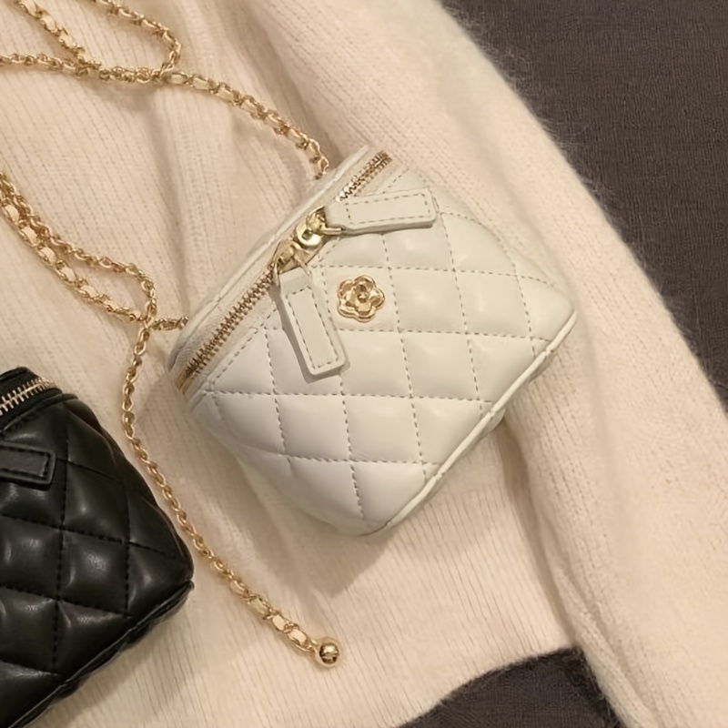 Camellia Quilted Chain Mini Bag