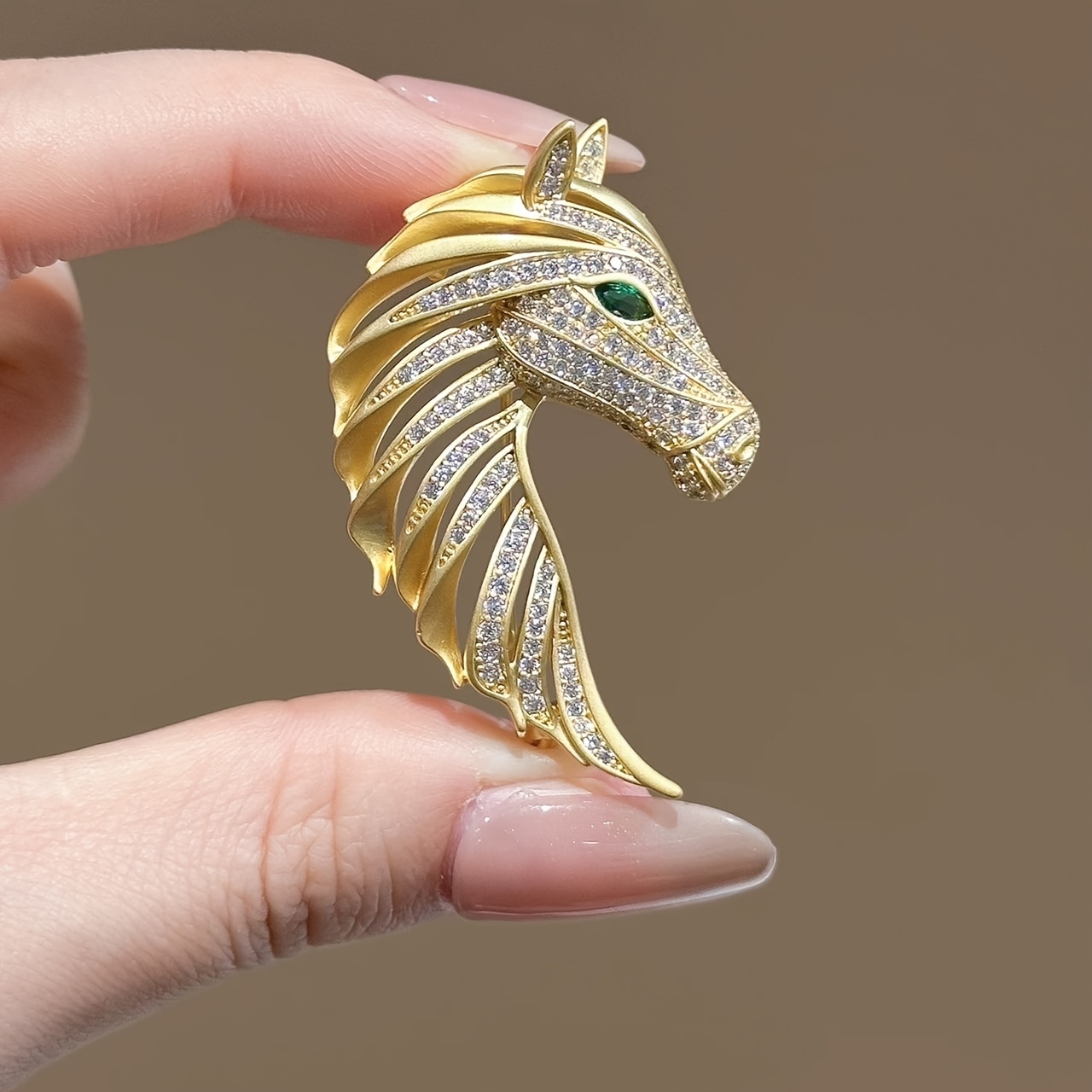 TEMU 1 Broche en Strass, Unisexe, Élégante Broche de Revers Animal Dorée, Accessoire de Bijoux Tendance et , Convient aux Costumes, Blazers, Robes,