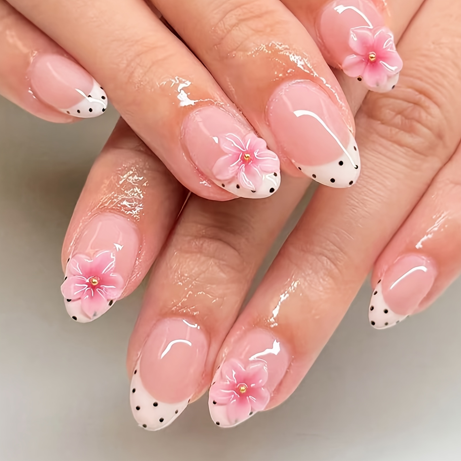 TEMU 24 stuks DANArtlux korte ovale druk-op nagels geschikt voor dames - Franse tip roze witte stippen met 3D sakura kersenbloesem ontwerp, glanzende