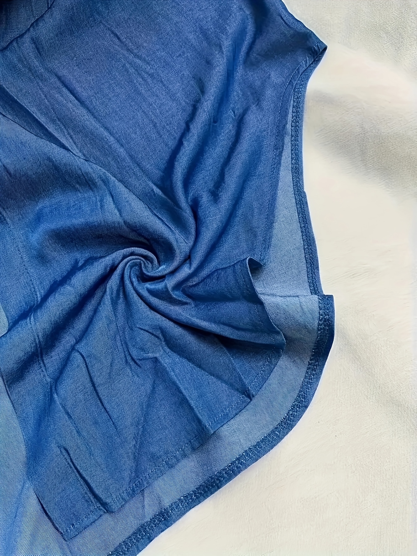 فستان نسائي طويل بياقة بأزرار وأكمام ثلاثة أرباع، قميص صيفي فضفاض وعصري بفتحة. تفاصيل المنتج 3