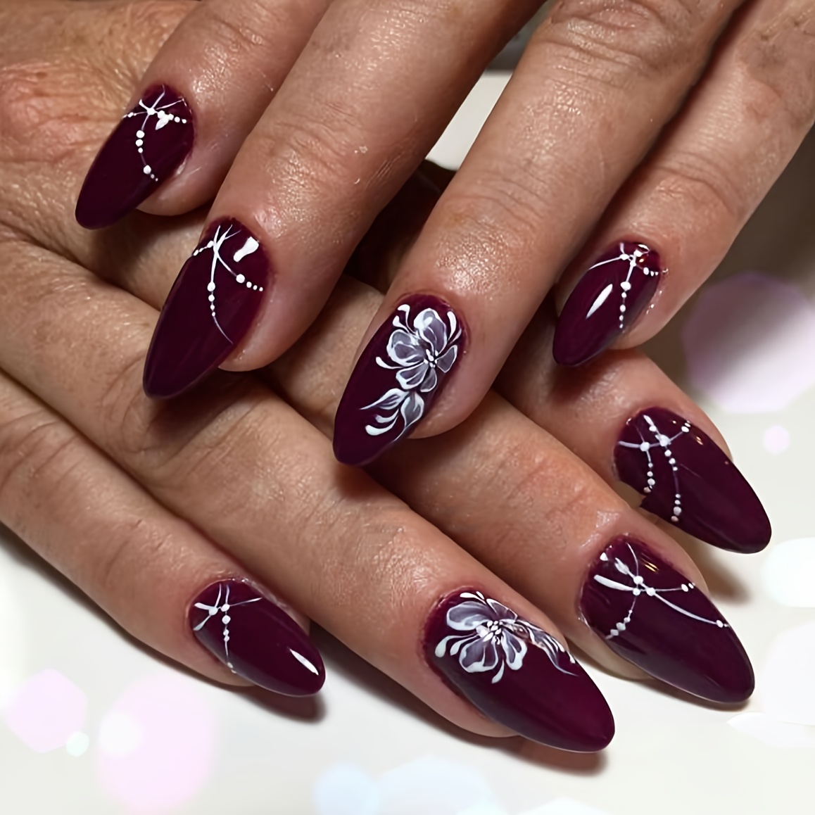 

Faux ongles en d' de longueur moyenne à pression avec motif floral, , couleur rouge et blanc - Ensemble d'ongles de mode amovibles