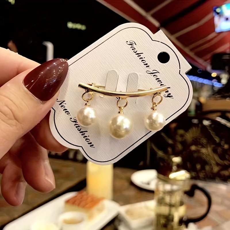 

1pc Pearl Safety Pin Brooch - Decorative Anti-slip Collar Pin Buckle For Dresses, Waistbands, And Scarves - Elegant White And Golden Accessory