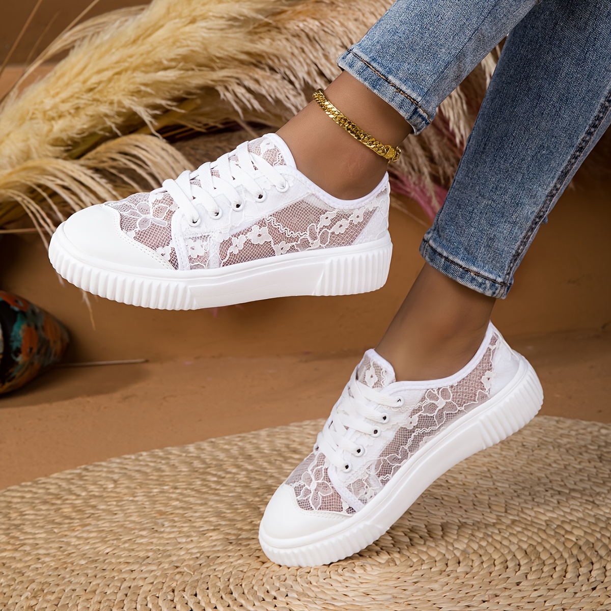 2026 New Women'S Walking Shoes Camp Party Lace Design Lightweight Breathable Fashion Casual Athletic Shoes. Fashionable Versatile White Sneakers Soft Sole Comfortable Breathable Women'S Shoes Lightweight Anti-Slip Flat White Sneakers