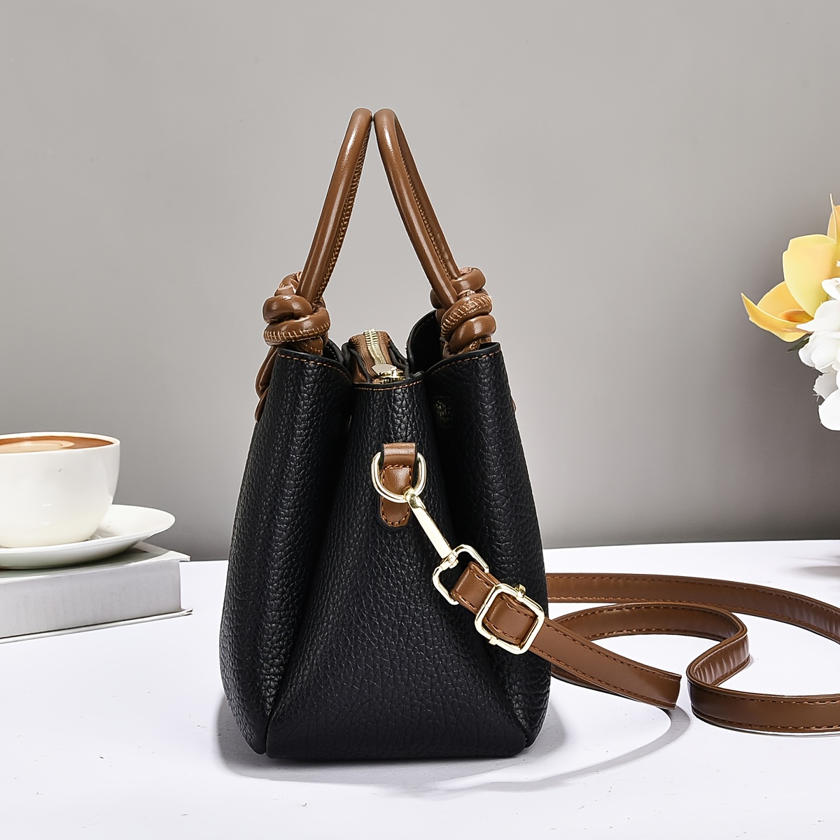 High-End Fashion Bucket Bag 2025 New Trendy Casual Vintage Elegant Single Shoulder Body Bag Versatile Classic High-End Elegant Body Bag Lightweight Large Capacity Practical Multi-Layer Handbag Essential for Travel And Shopping Small Bag