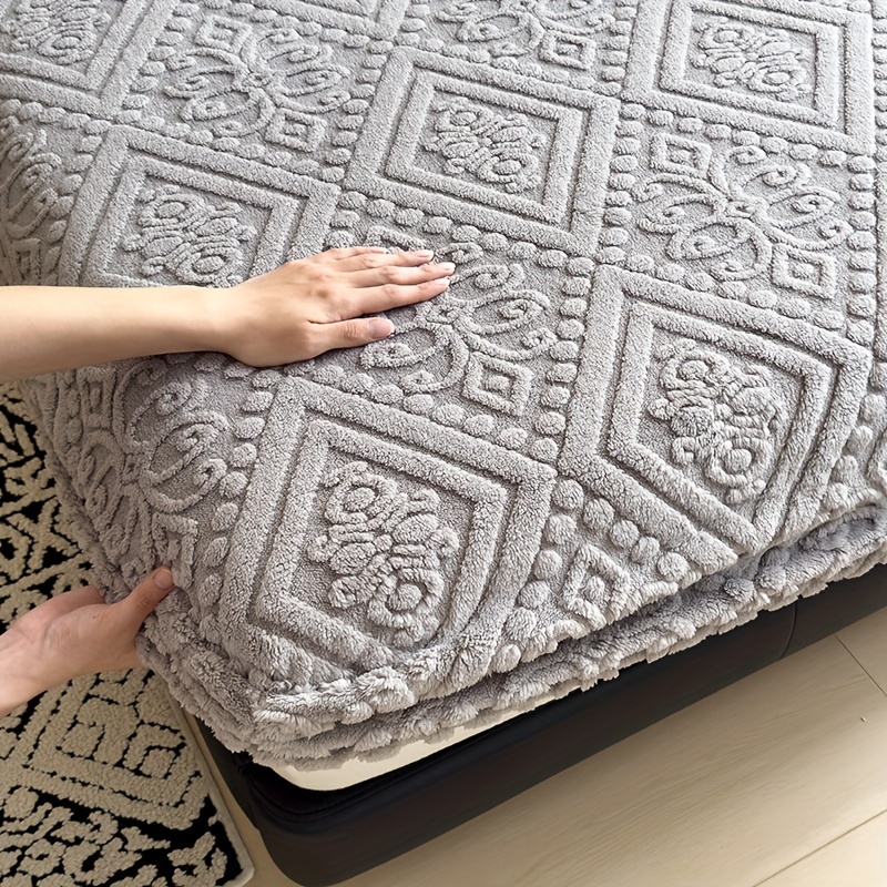 mattress protective set autumn and winter heavyweight   warming carved single pad no pillowcase details 2