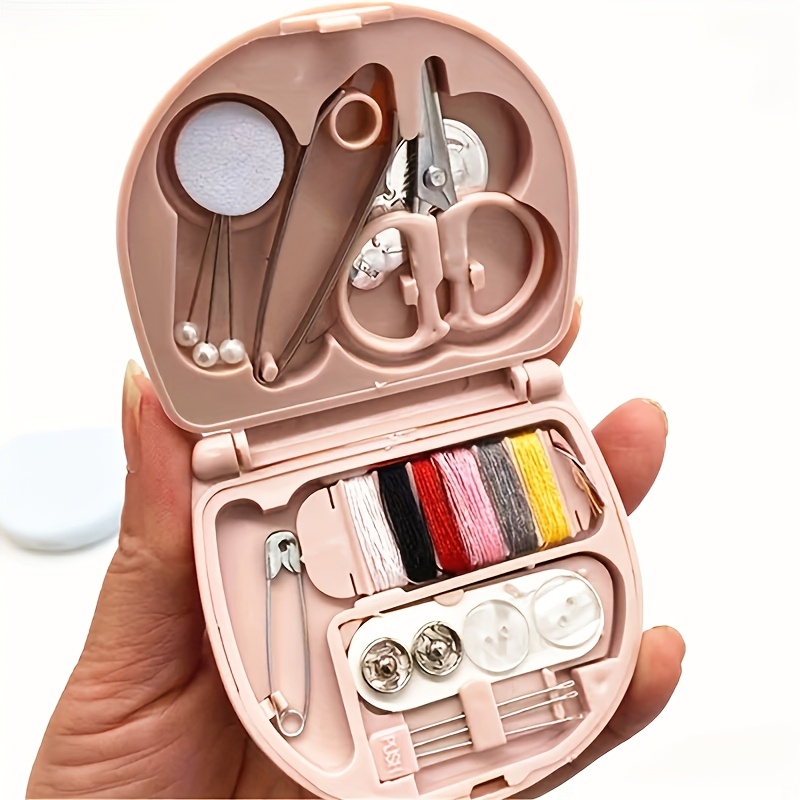 

[1 Portable Mini Sewing Kit] Portable Mini Sewing Kit, Compact Travel Emergency Sewing Set, With Strong Scissors, Multiple Buttons, , Needles, Hand Washable Plastic Case, For Pink &