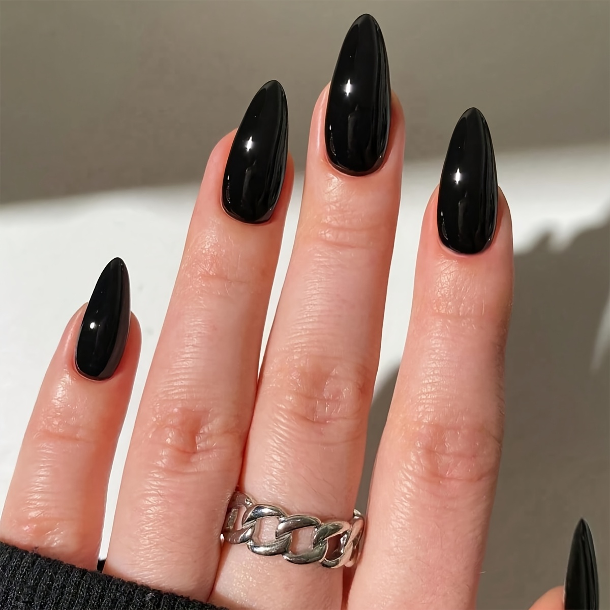 TEMU Complete set van 24 stuks medium amandelvormige nepnagels, zwart design, inclusief 1 stuks zelfklevende jelly nagel en 1 stuks nagelvijl, ideaal