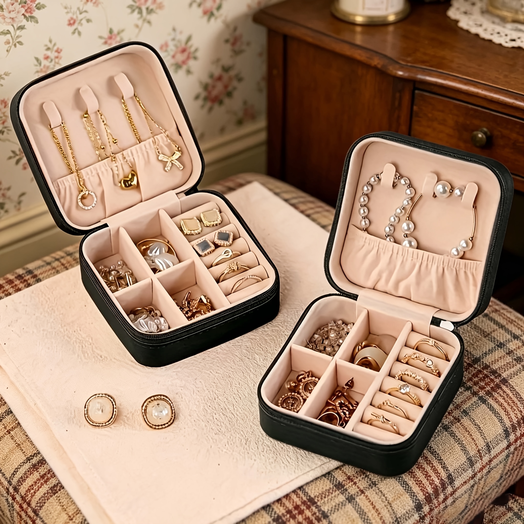 24pcs Artificial Leather Jewelry Box for Vacations