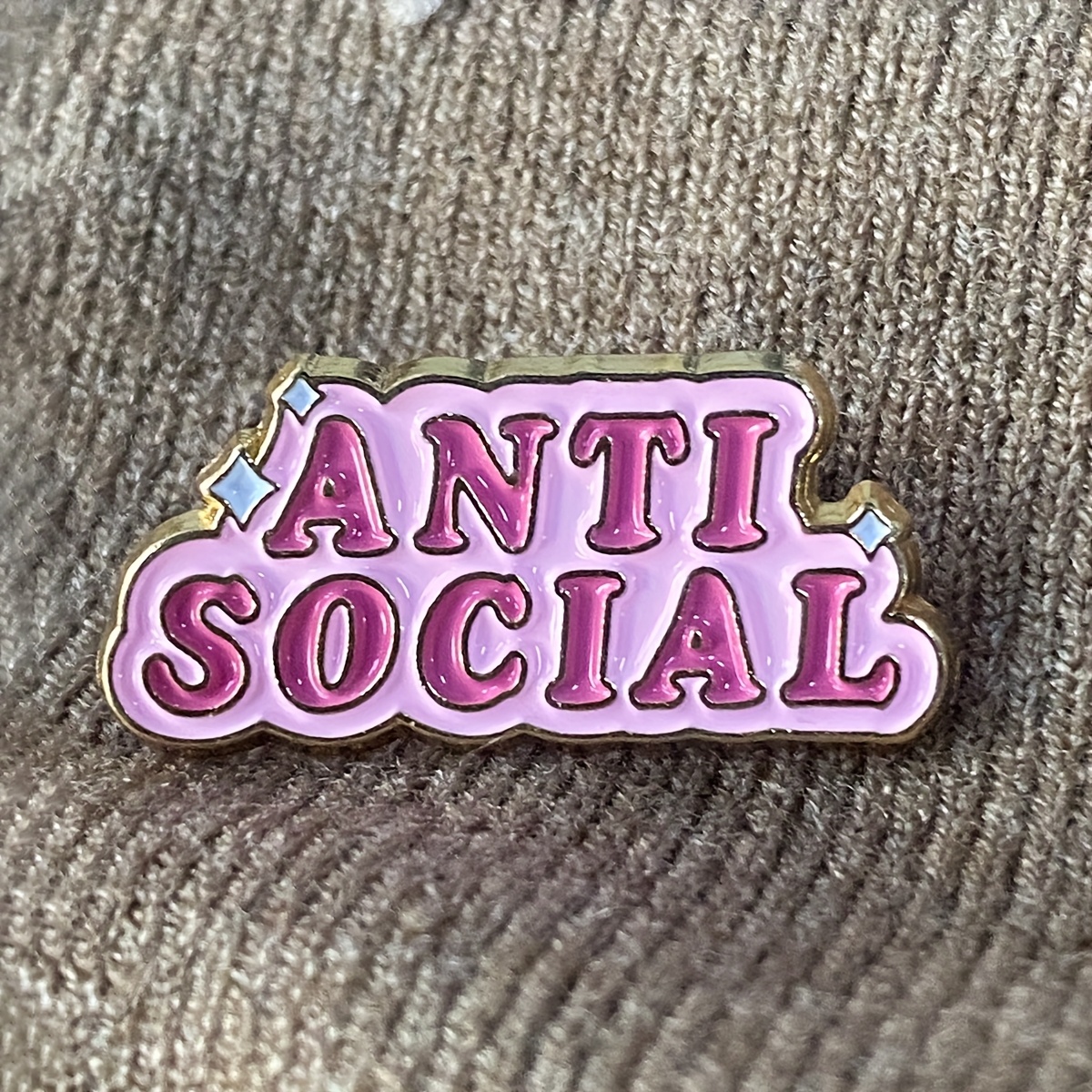 TEMU Broche de inglés europeo y americano, con en inglés colorida, de metal, regalo de Navidad