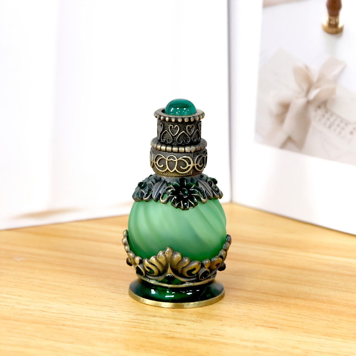 TEMU A 15ml Glass Round Bottle With A Diagonal Pattern, Featuring Middle Eastern Style Gemstone Decorations, Is A Reusable Container Ideal For