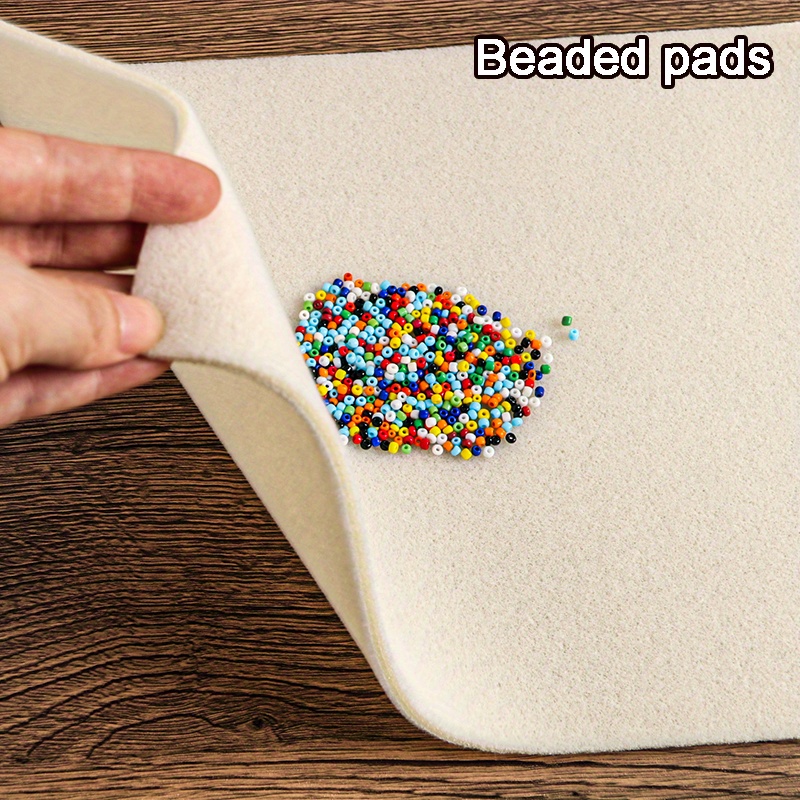 TEMU 1pc Tapis de Perles Blanc Antidérapant en Polaire avec Éponge pour Perles, utilisé pour envelopper les perles sur tissu et accessoires, empêche