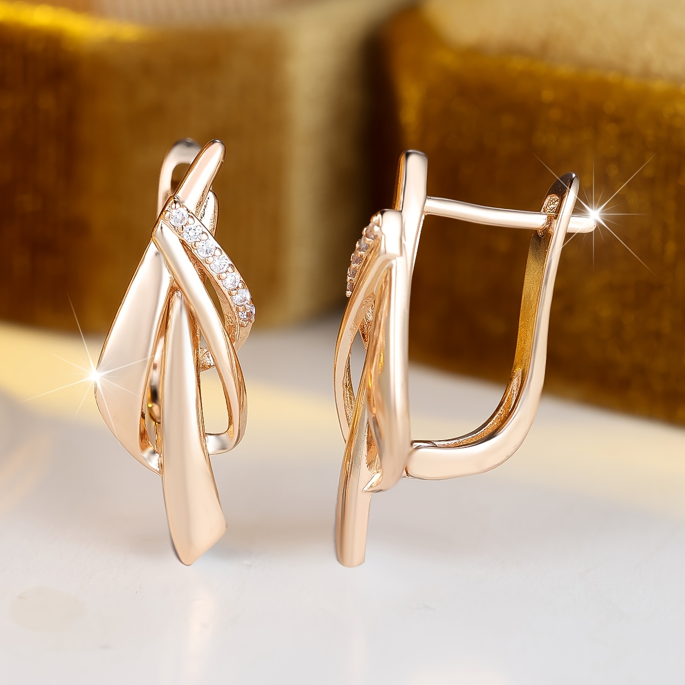 Women's Classic Round White Synthetic Zirconia Earrings Set