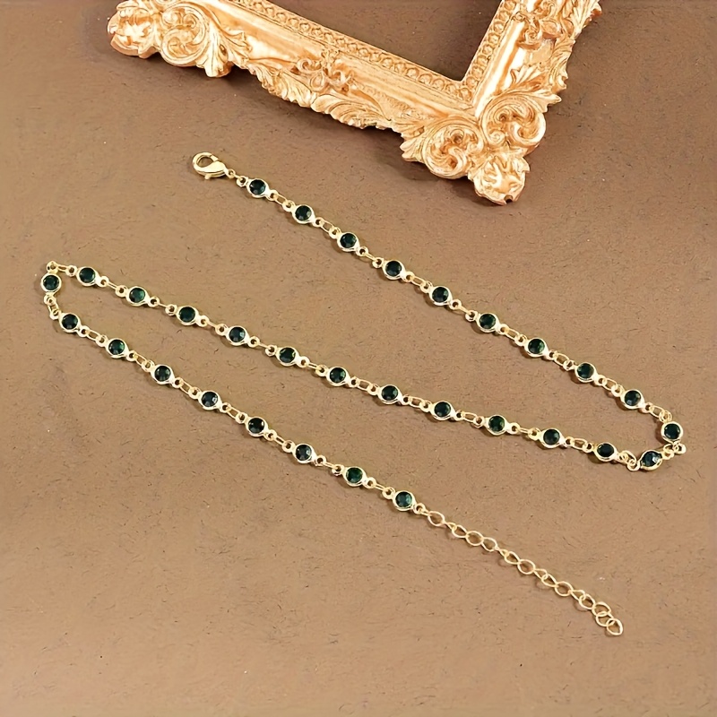 Image of Light Luxury Elegant Inlaid Synthetic Synthetic Zirconia Necklace, Imitating Emerald With Classic Temperament