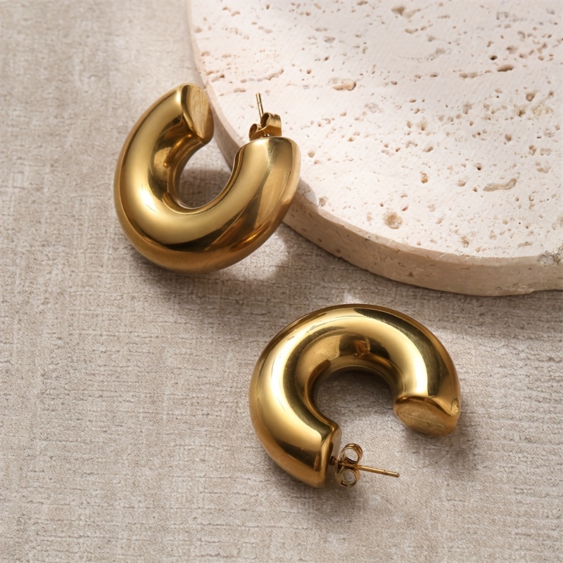 Minimalist Pendant Necklace & C-Shaped Polished Earrings Set