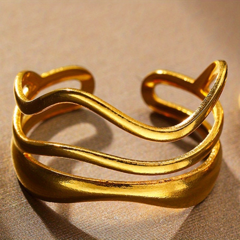 An Irregular Three-layer Striped Design Ring, A Easy And Elegant Piece For Women. This Stainless Steel Accessory Is Wear, Vacations, And Festive Occasions