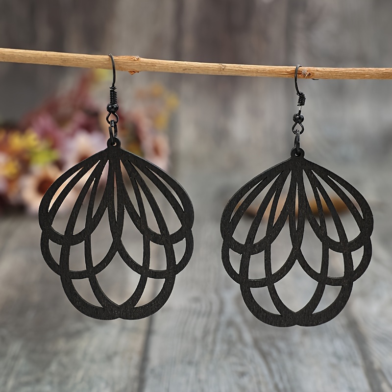 Chic Vintage-inspired Long Leaf Hollow Wooden Dangle Earrings - Perfect For Casual Attire