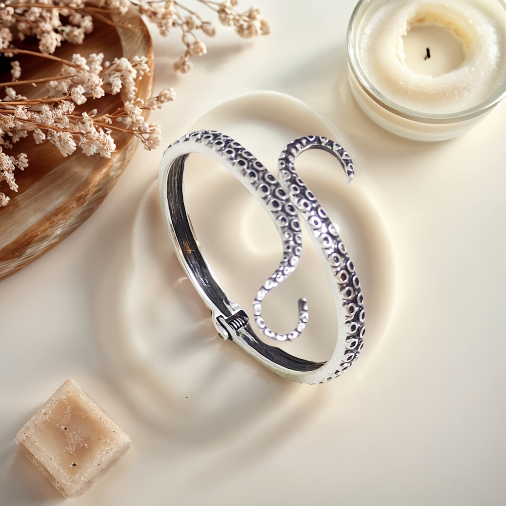 E-shop Westlicher Mode Ozean Stil Vintage Silberfarbener Oktopus Krallen Damen Offener Armreif