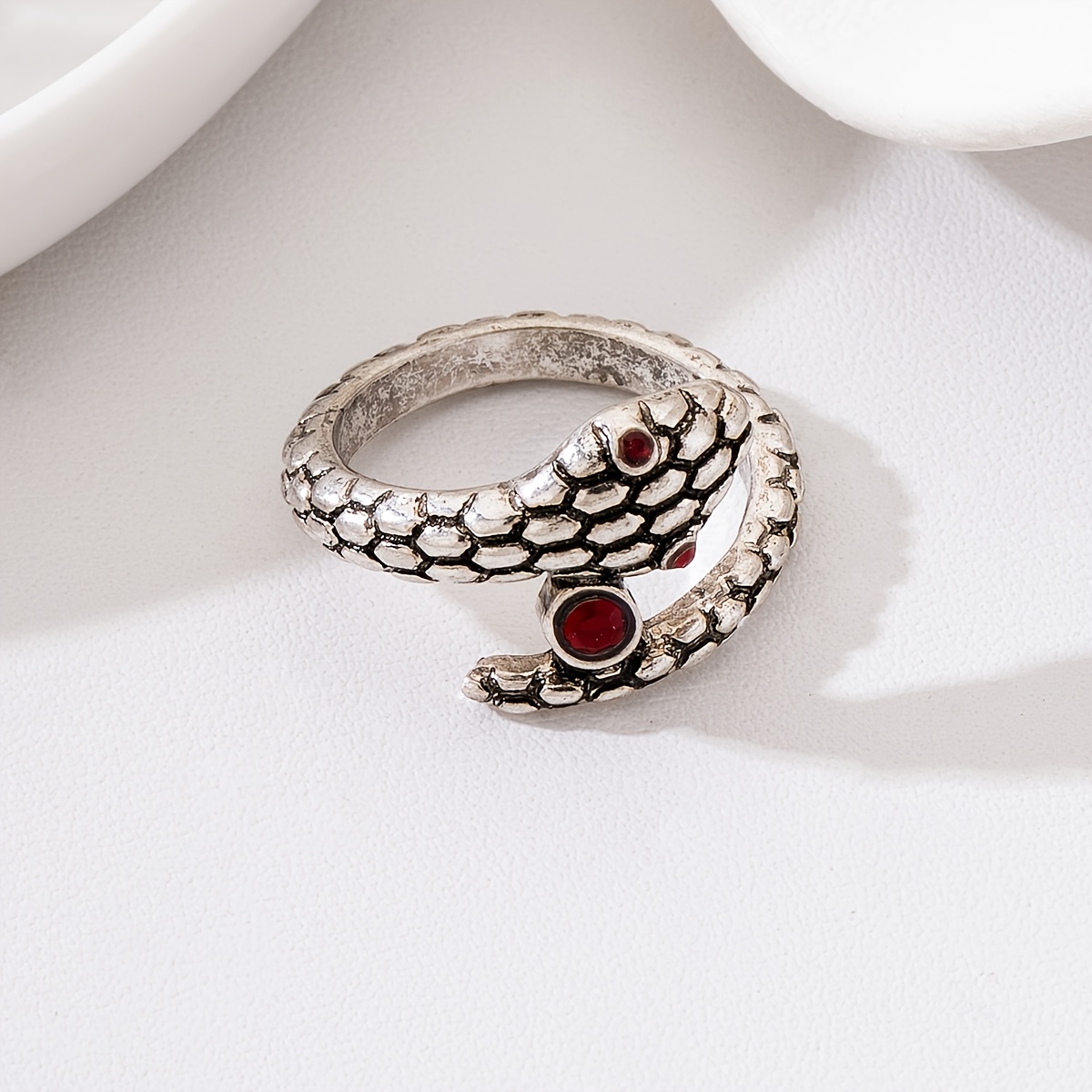Women's Vintage Halloween Serpent Texture Ring, Versatile Design