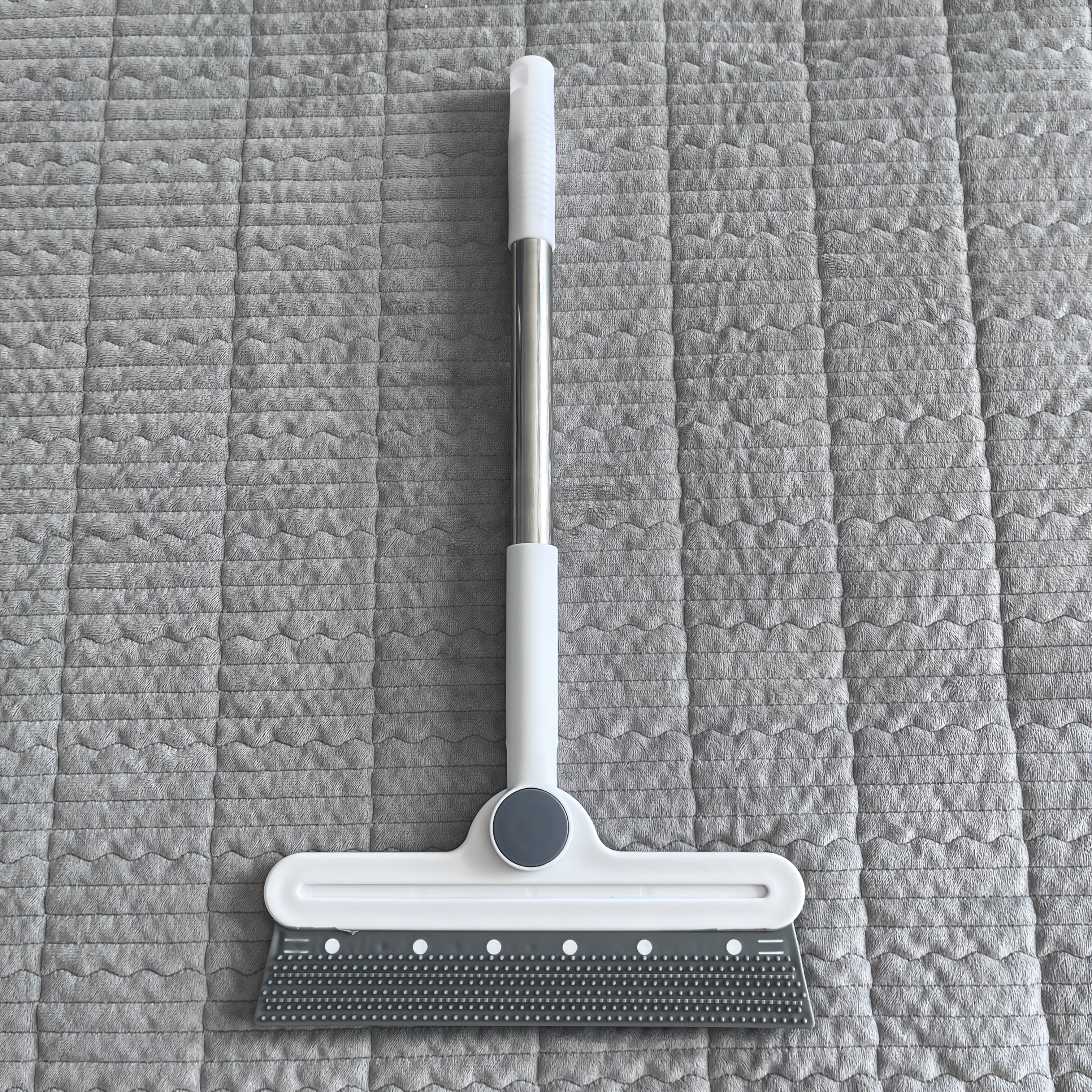 TEMU 1 brosse anti-poils d'animaux avec long manche, outil de retrait des poils de chien et de chat réutilisable, nettoyeur de poils et de peluches