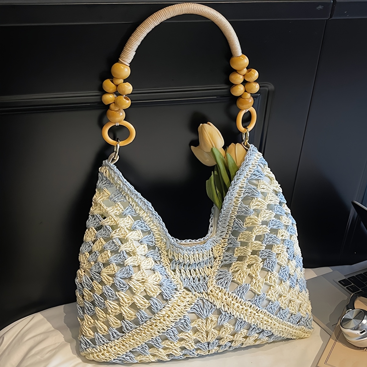 New Handmade Woven Bohemian Style Women'S Shoulder Bag, Featuring a Beaded Chain Decoration with Contrasting Colors And a Hollow Design, Suitable for Daily Commuting, Work, Vacation Trips, Beach Outings, Shopping