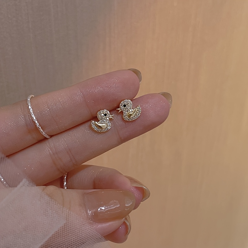 E-shop 1 Paar Damenmode Ohrstecker Valentinstag Leicht Luxus Süße Entenohrringe Damen Muttertag Temperament Pendeln Glücksentenohrringe Alltags
