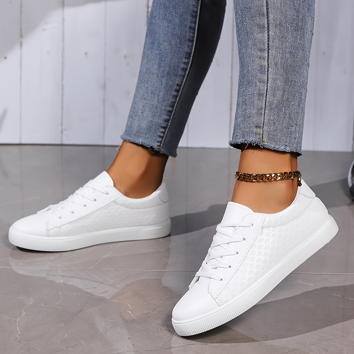 Zapatillas blancas de mujer de fashion vestir