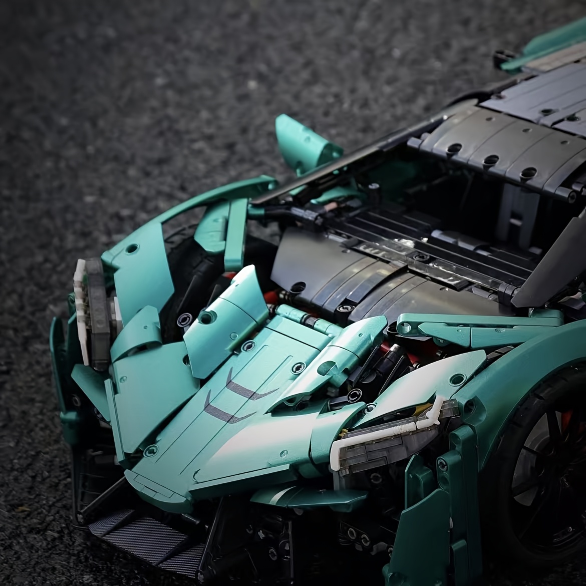 Image of 3920pcs 1:8 Dark Green Car Building Block Toy, Uv Printing , Cool Golden , Technological Design Building Block Model, Item For Car Fans, High-difficulty Splicing Boyfriend Birthday Gift Festive Gift