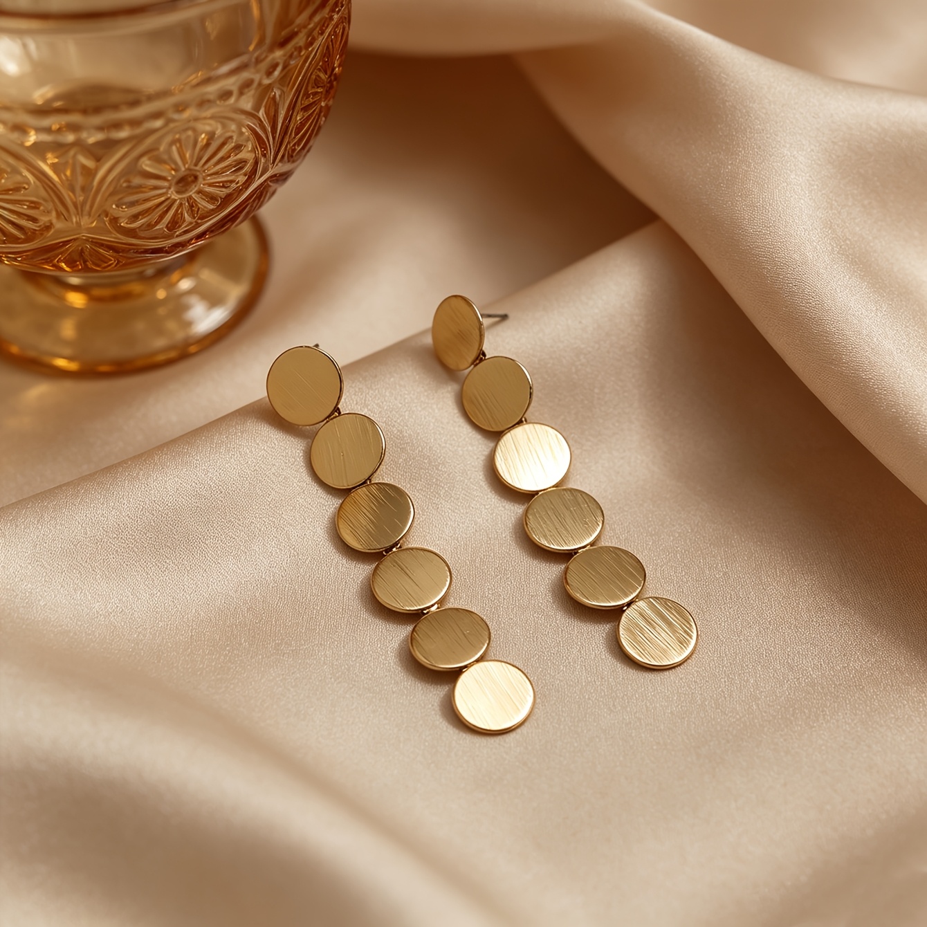 TEMU 1 paire de boucles d'oreilles longues pendantes rondes en métal brossé , adaptées aux sorties quotidiennes, aux vacances et aux voyages des