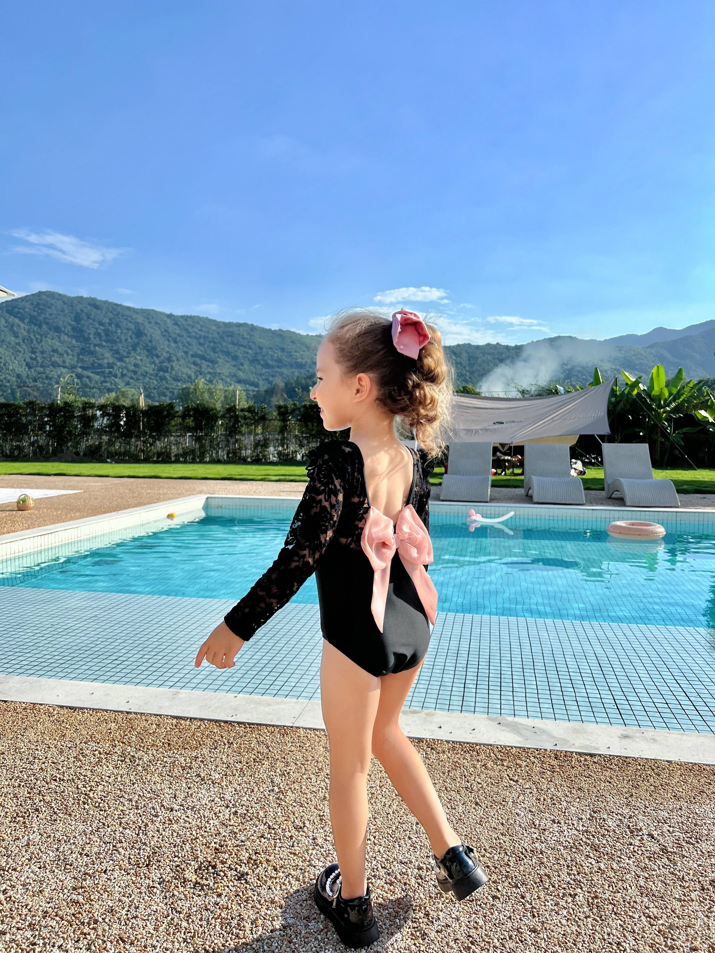 2024 new summer children's swimming suit girls long sleeve