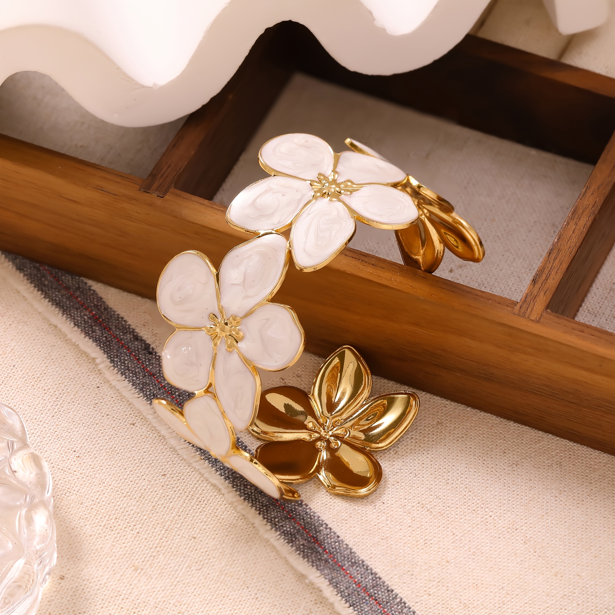 Image of Stainless Steel Retro Flower Bracelet For Women | Elegant Minimalist Adjustable, Durable For Everyday & Party Wear, 18k Golden Plated, Ideal Birthday Gift For Her