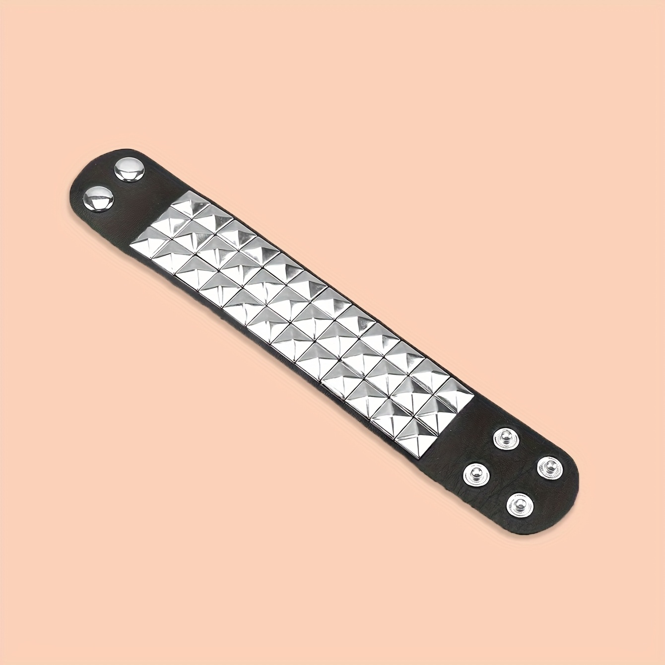 TEMU 1pc Bracelets Punk Carrés à Rivets pour Hommes/Femmes, Bracelet Goth Punk Rock, Accessoires de Fête d'Halloween Adaptés à un
