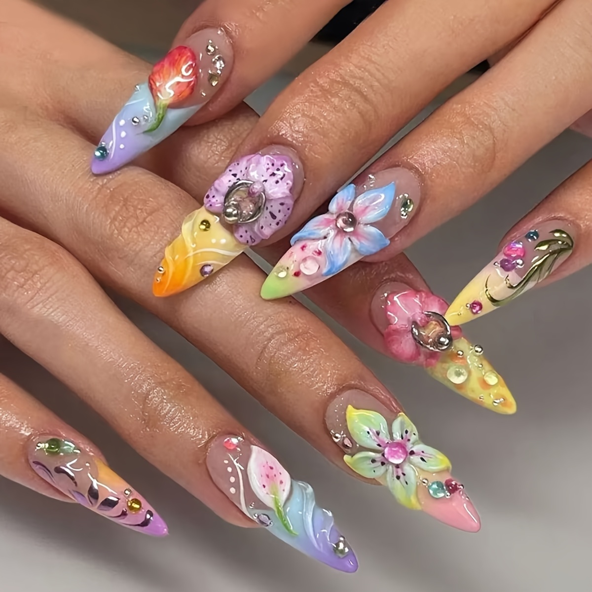 set mit 24 trnenfrmigen kunstngeln, durchsichtig mit sem  verfhrerischem -design. franzsischer stil mit weien spitzen, vielseitig.  fr alle damen. die box enthlt eine nagelfeile gelkleber fr einfache  anwendung tragen. - schnheit &