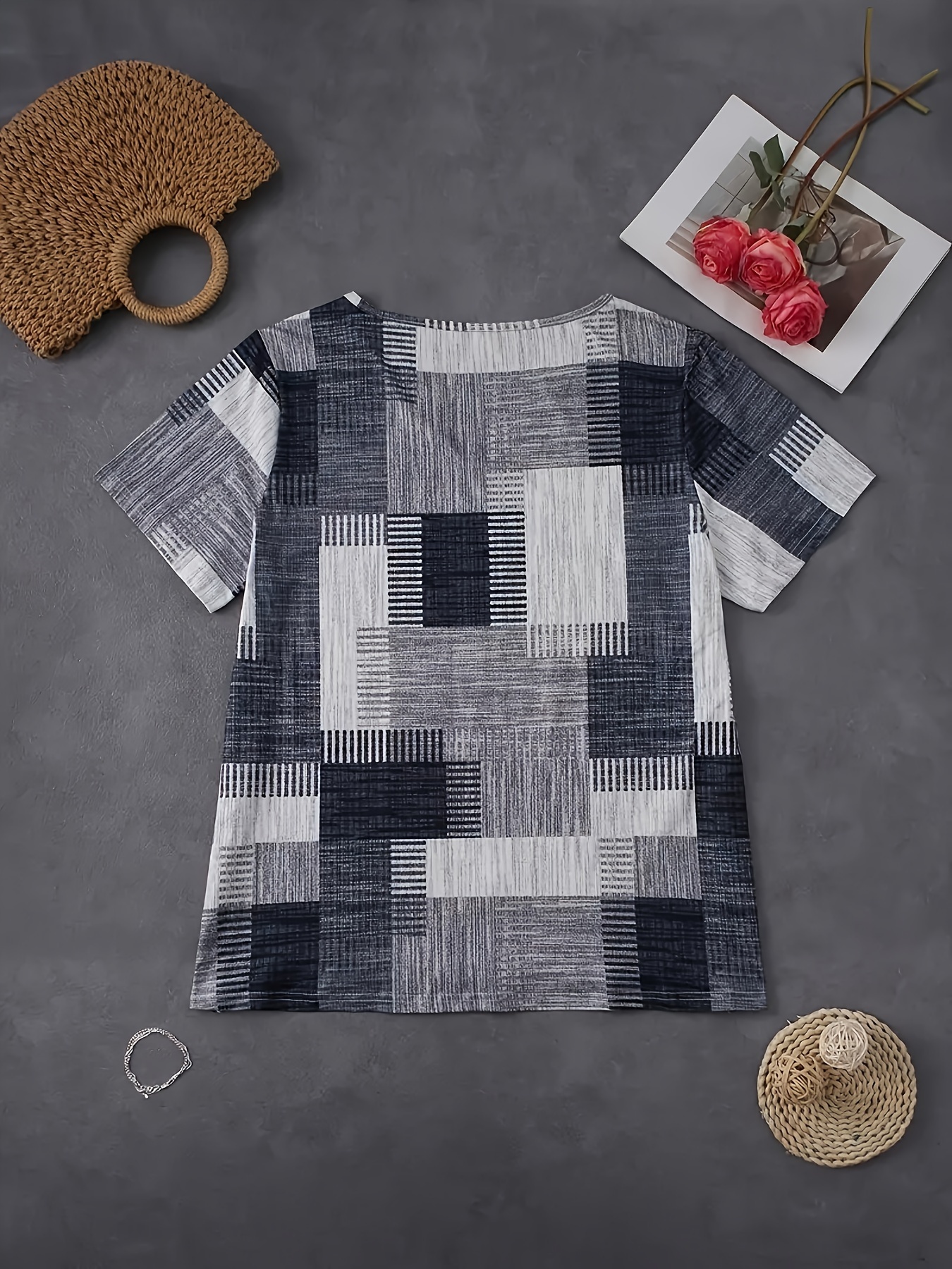 Women'S Elegant V-Neck Short Sleeve T-Shirt with Zipper Detail - High Stretch, All-Over Print, Short Sleeve Tee for Spring/Summer/Fall