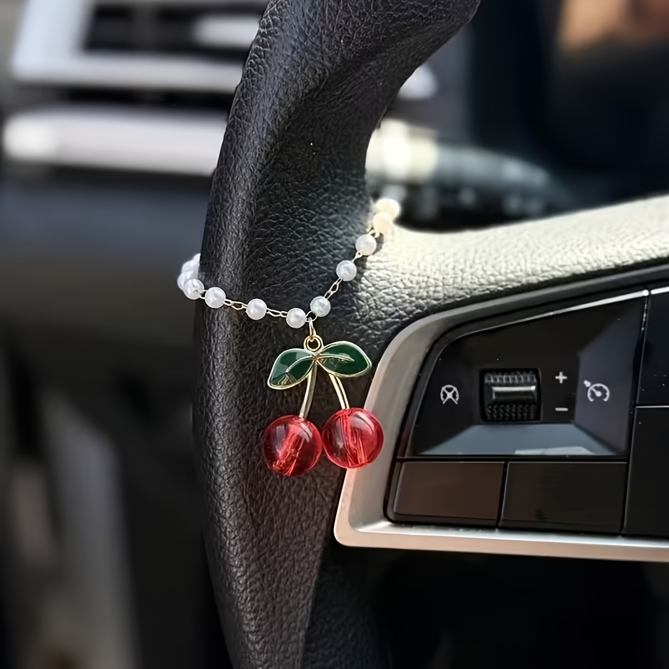 TEMU 1pc Chaîne Décorative Motif Cerises, Décoration de Volant de Voiture, Chaîne Décorative Intérieure de Voiture, Pendentif, Bande Décorative,