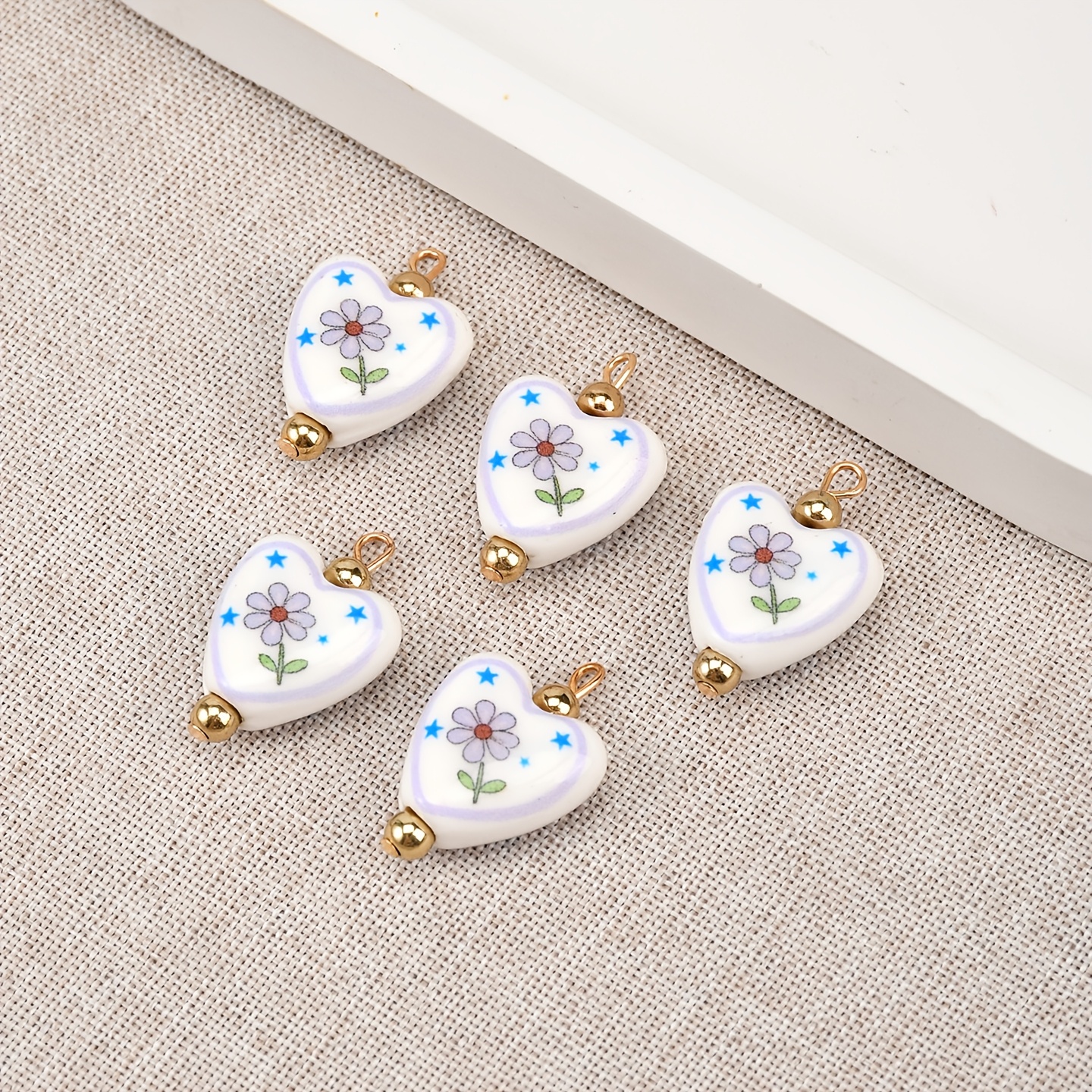 5pcs Random Color Double-Sided Floral Heart-Shaped Ceramic Pendants