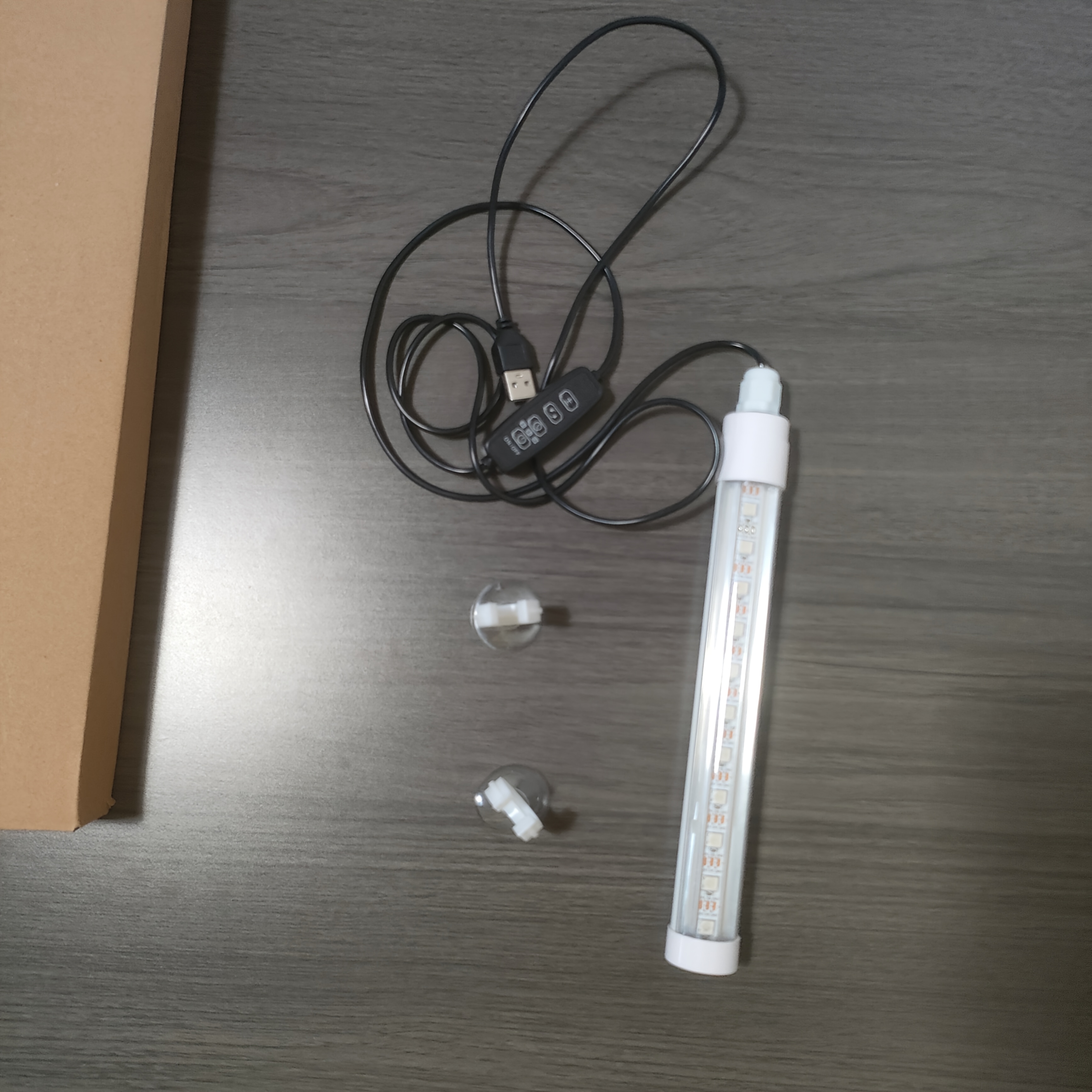 E-shop RGB USB-Heimdekorationsleuchte mit Timer, 4-Tasten-Steuerung, einstellbare Farben, 4 Lichtmodi inklusive Blinkmodus, tauchfähige