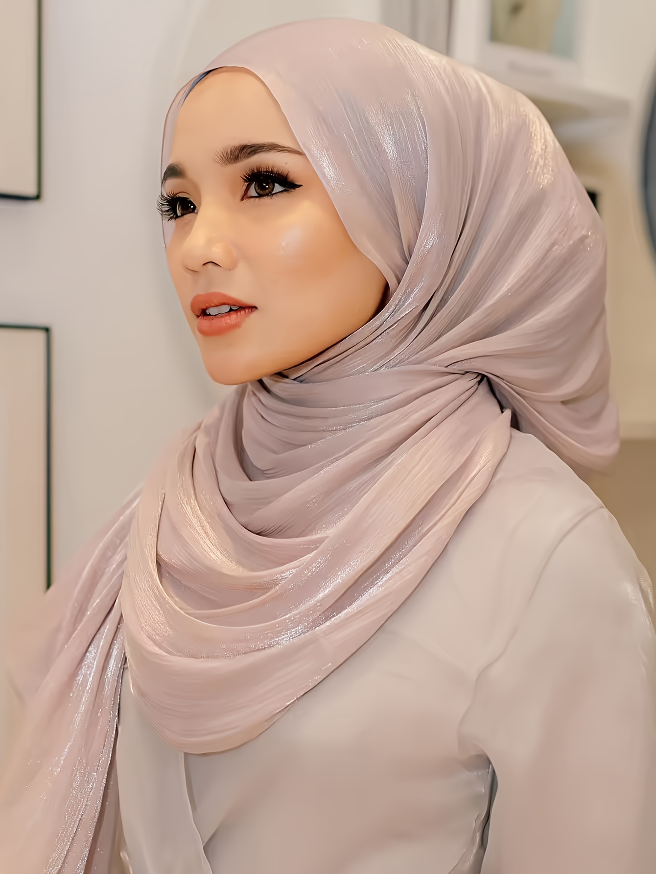 hashamli satyn ayollar uchun zargʻaldoq organza shalvar bilan bezatilgan, qizil va rasmiy tadbirlar uchun tafsilotlar 2