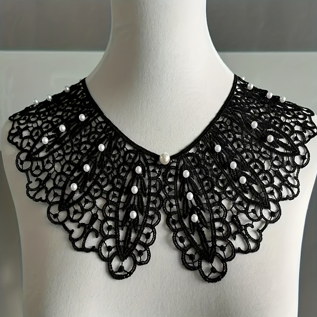 

1pc Elegant Black Lace Collar With Pearl Accents, Shoulder-style Detachable Lace Choker For Women, Intricate Floral Pattern, Summer Sun Protection Accessory For Dresses And Outfits, Lace Trim