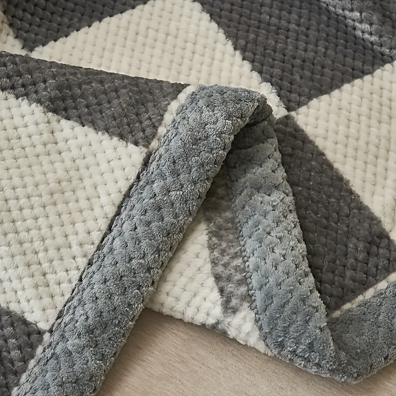 cozy plaid fleece throw blanket soft machine washable black white striped design     for bed sofa or   4 sizes       checkered pattern luxurious textured Product details 3