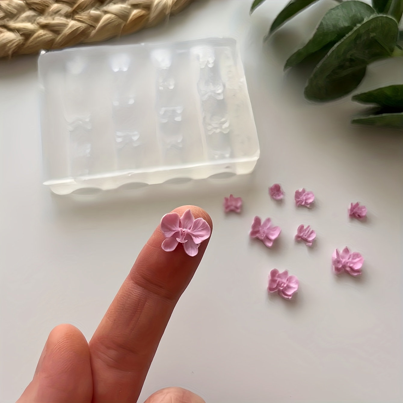 E-shop Detaillierte Mini-Orchidee-Silikonform für Polymer-Ton – Werkzeug zur Herstellung von Ohrringen & Schmuck für realistische Orchideen-Designs –