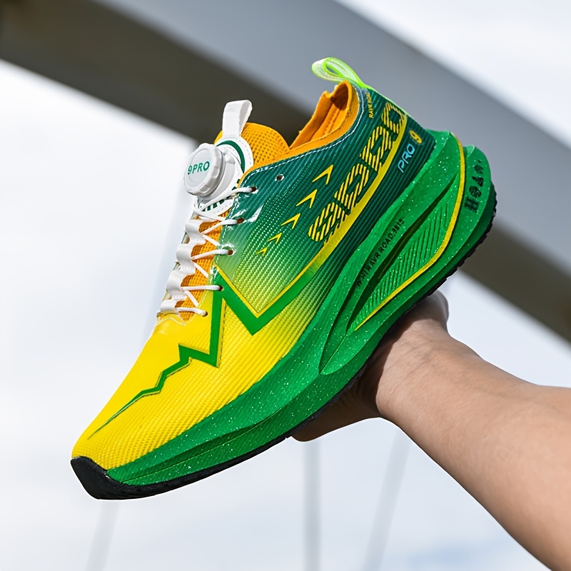 Yellow-Green Gradient Carbon Plate Running Shoes with a Knob Design, Specialized for Marathon Racing And Training