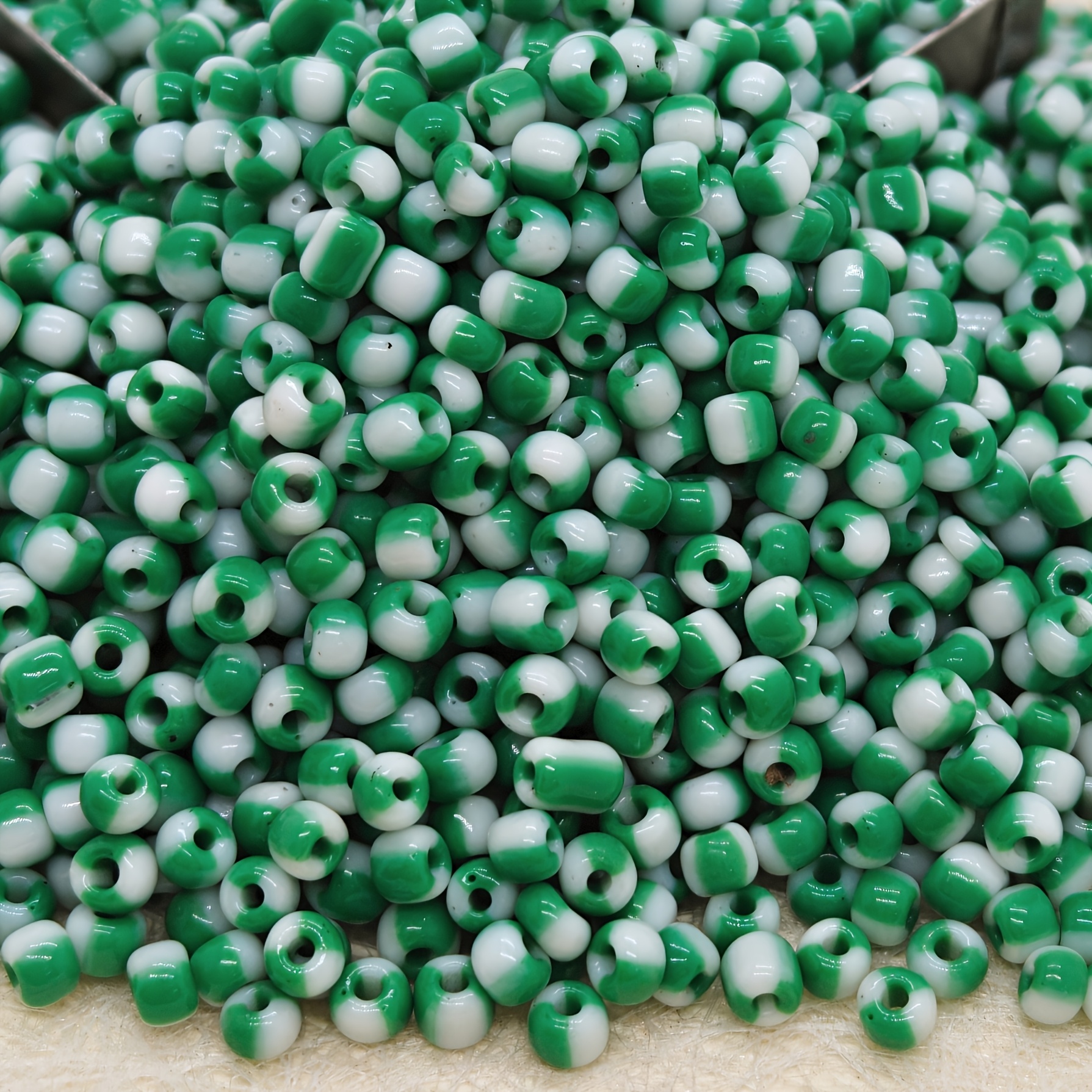 TEMU Kit per Perline, Perline a di Vetro Colorate a Forma di da 3mm/ 120pz, per Braccialetti Natalizi Fai da Te a , Accessori per Catene Decorative,