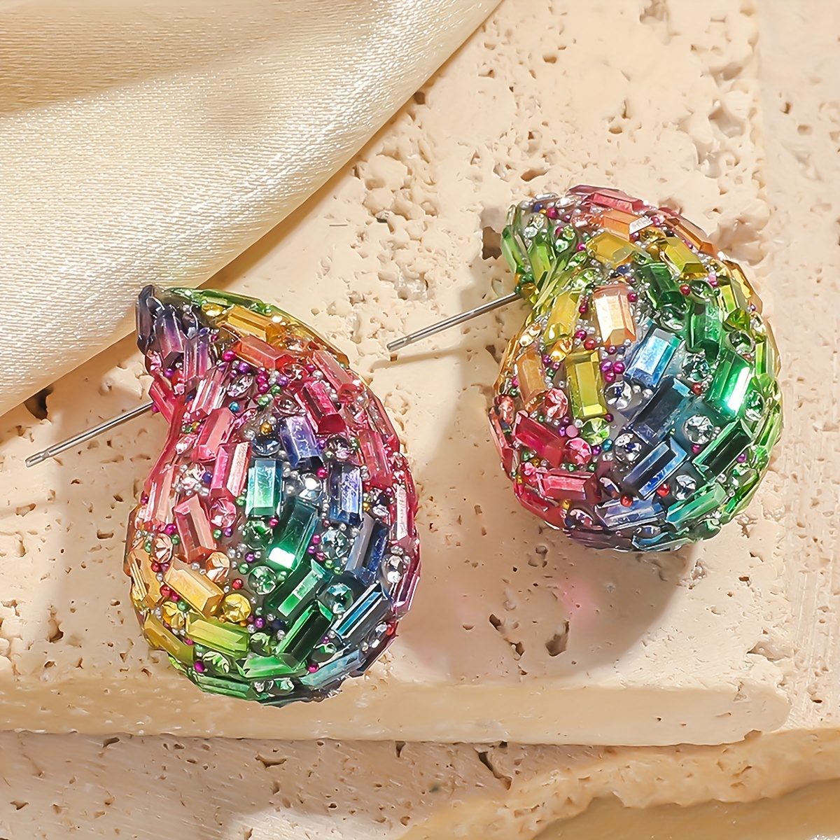 

Vintage-style Chunky Water Drop Shape Colorful Artificial Diamond Stud Earrings, Suitable For Party And Formal Occasions, All-year-round Wear Jewelry