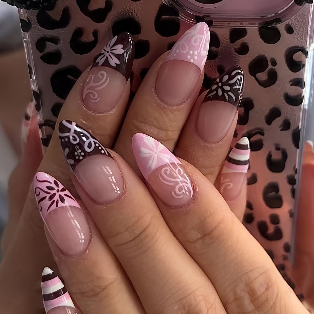 TEMU Nail Art Français et Tendance 24pcs, Fleur Dessinée à Noire et Rose, Style Épicé à Rayures, Mi-Longue, Détachable, Convient pour Tenue