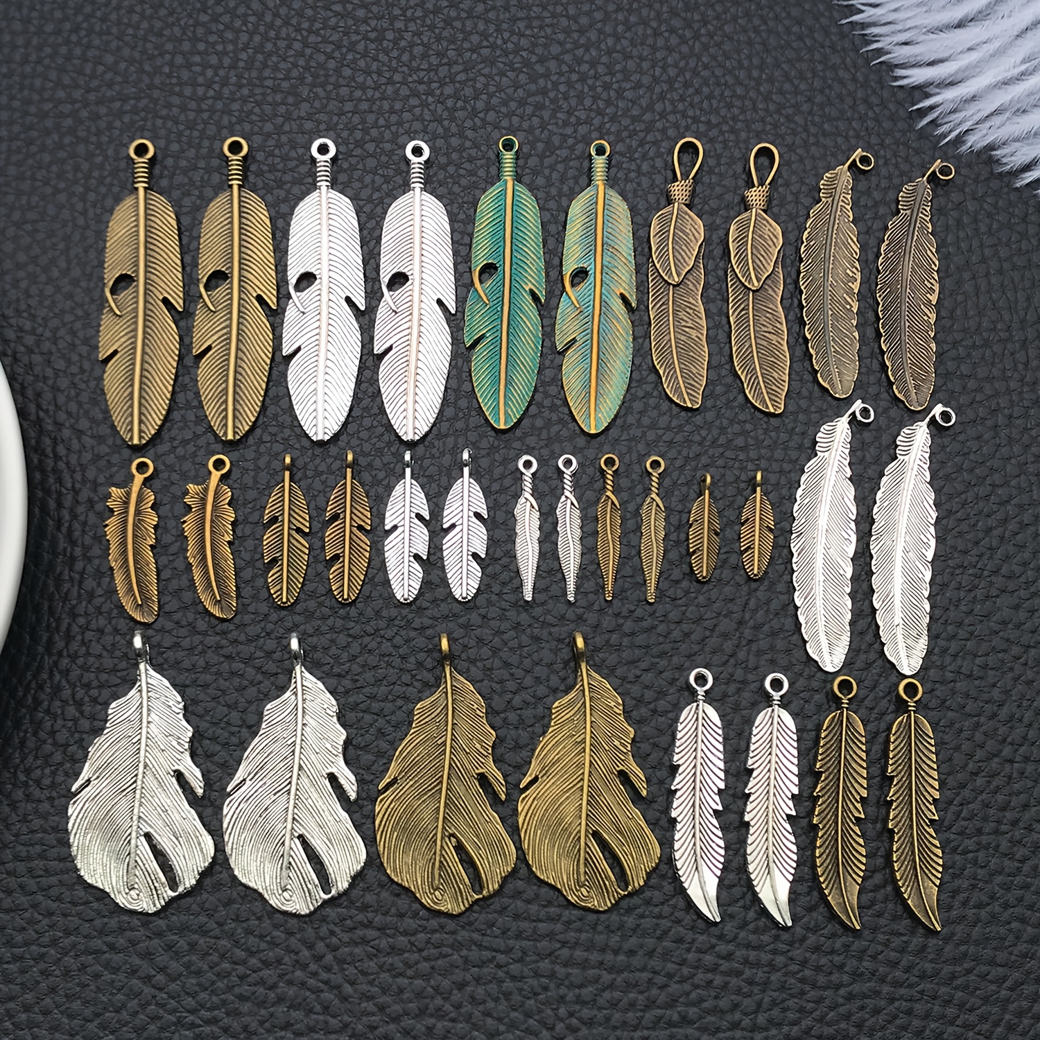 TEMU 32pcs Breloques Vintage Feuilles en Alliage Pendentifs pour Bracelets Boucles d'Oreilles Création de Bijoux Ajouts