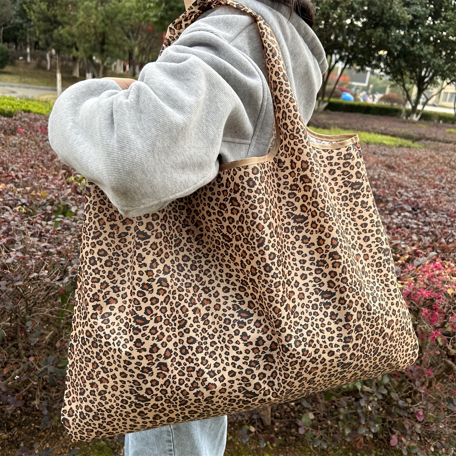 

Large Capacity Leopard Print Nylon Tote Bag - , Foldable & Lightweight With Wrist Strap For Easy Carrying, Shopping & Travel