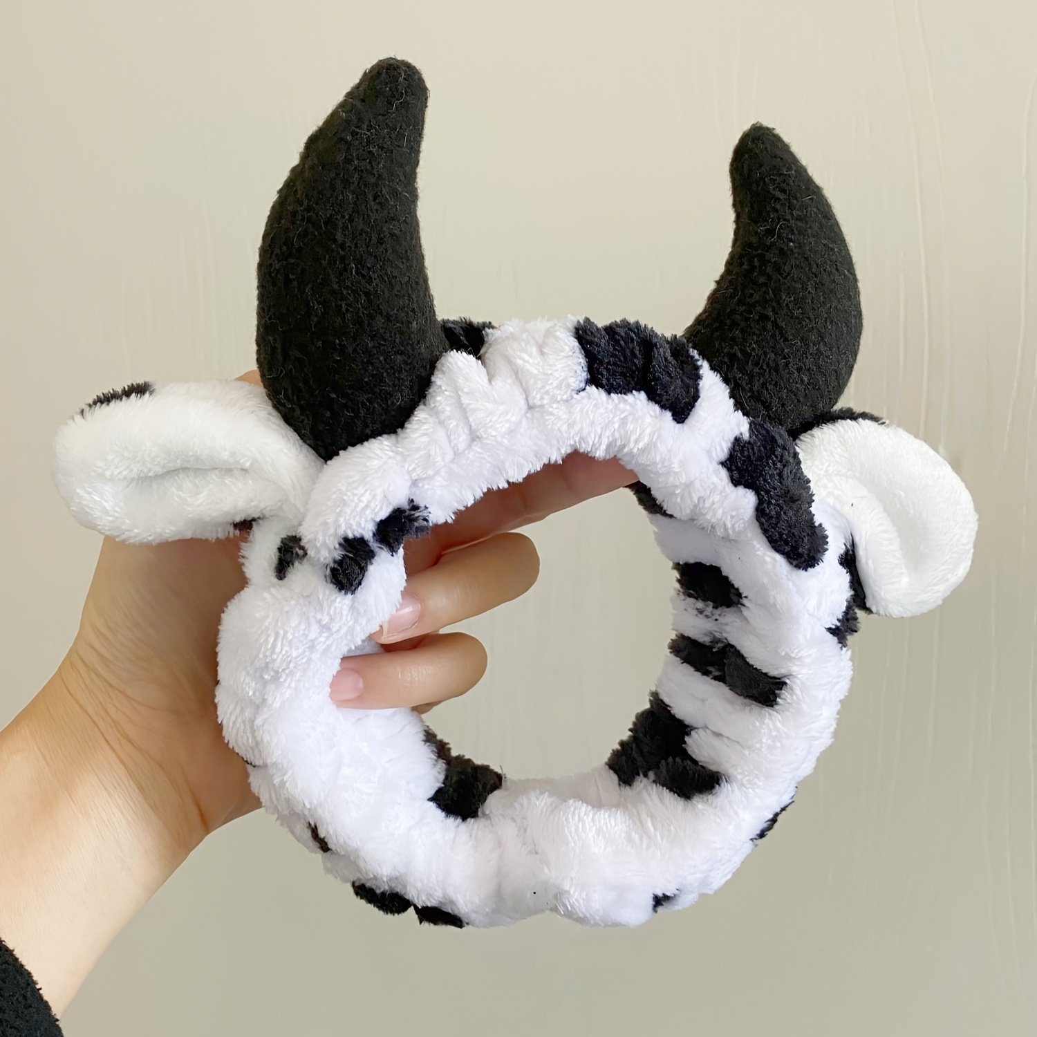 E-shop Damenmode Horn Stirnband, Bequeme Plüsch Horn Haarverzierungen, Süßes Tierdesign, Perfekte Herbst- und Winter-Feiertagsdekoration, Geeignet für